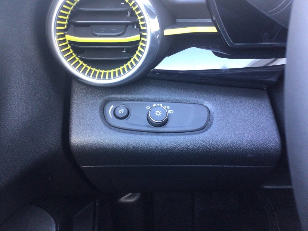 New 2025 Chevrolet Trax ACTIV w/ Driver Confidence Package image 15