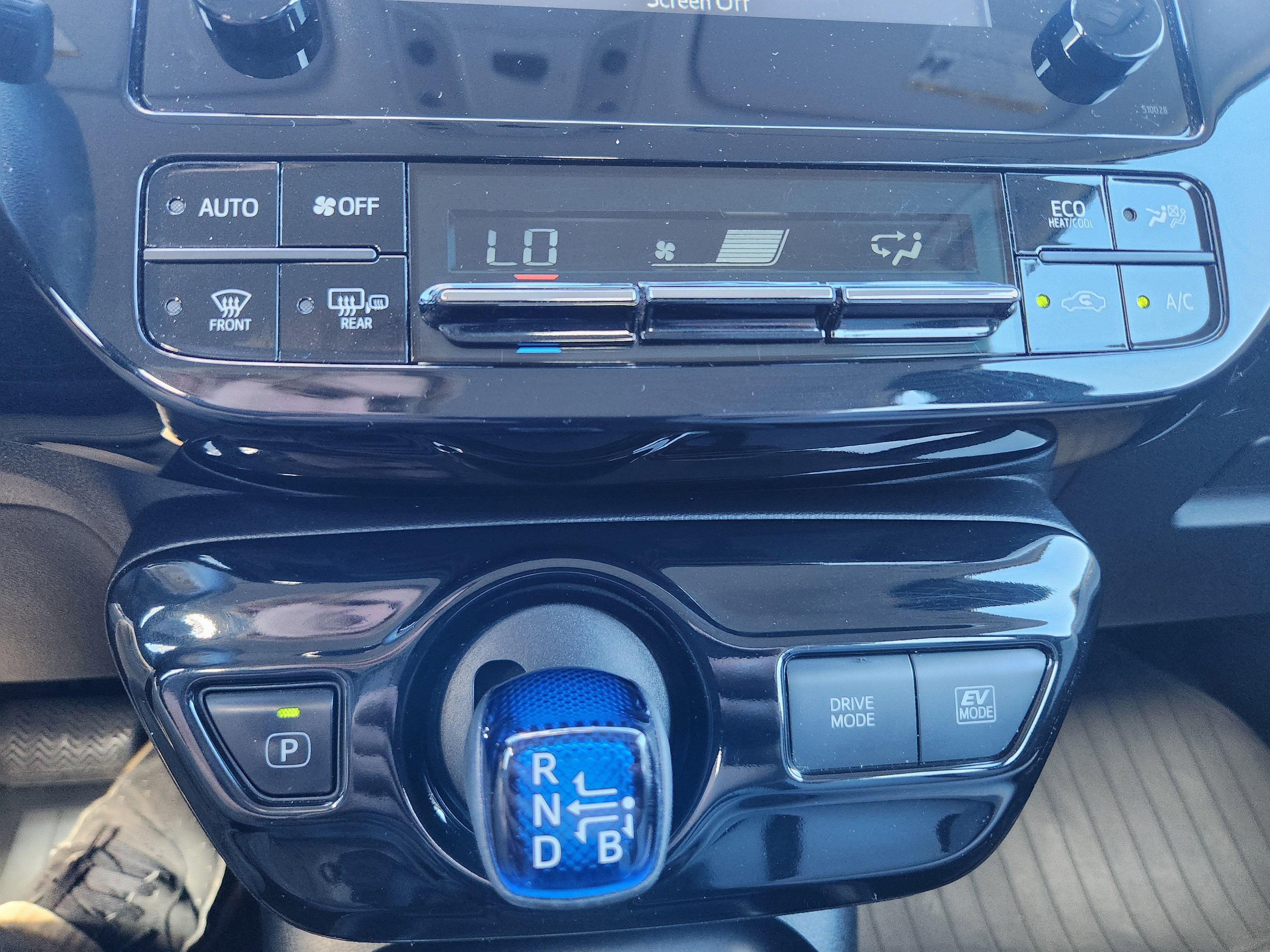 Certified 2016 Toyota Prius Two image 18