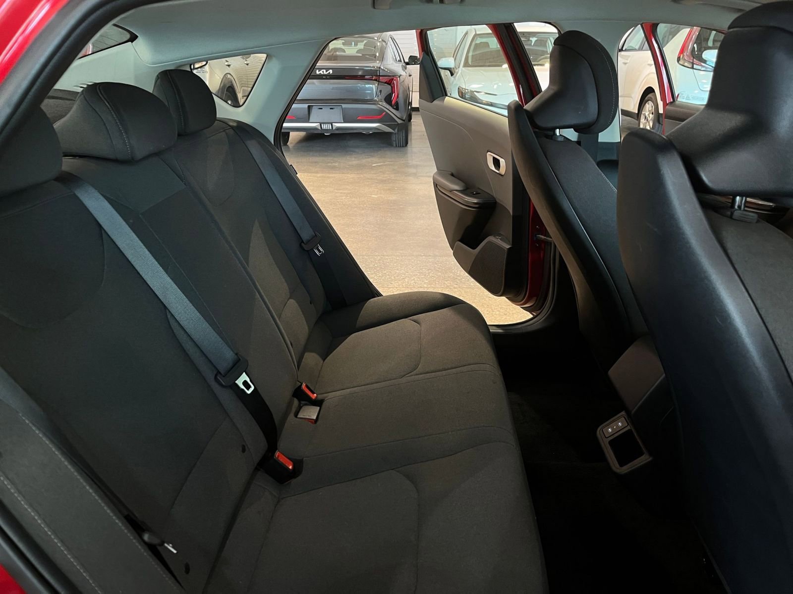 Used 2025 Kia K4 LXS image 36