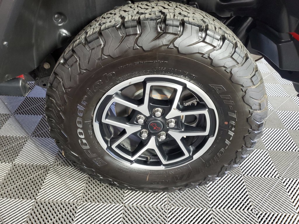 Used 2025 Jeep Wrangler Unlimited Rubicon w/ Convenience Group AWD/4WD image 31