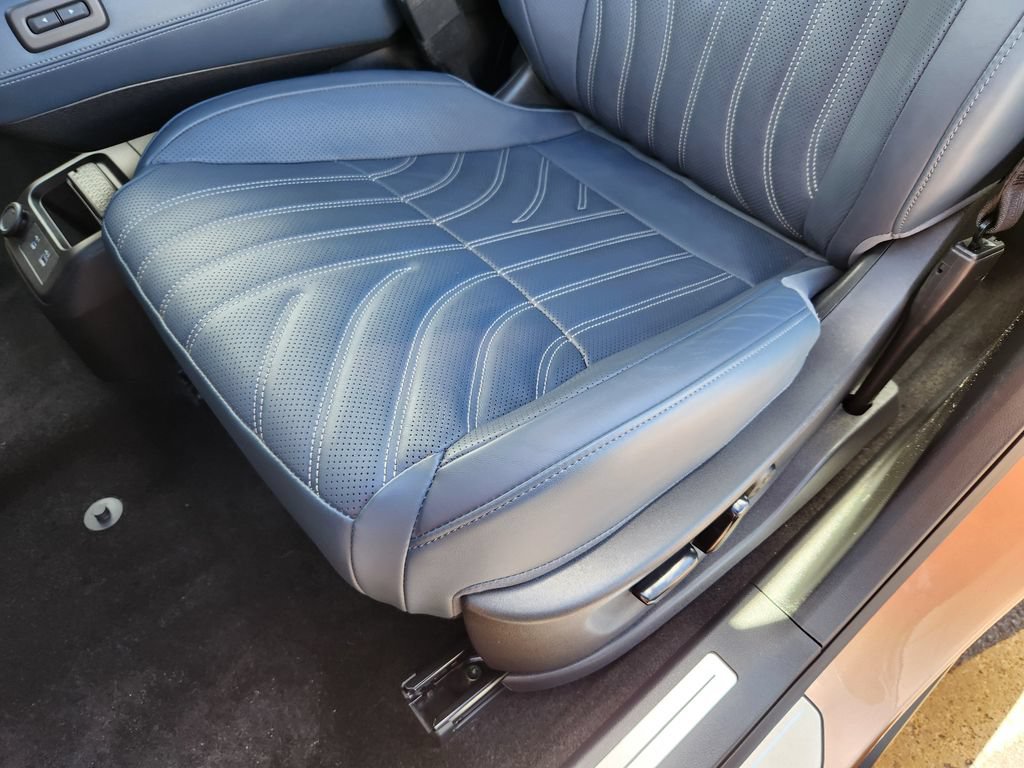 Certified 2024 Nissan Ariya AWD image 21