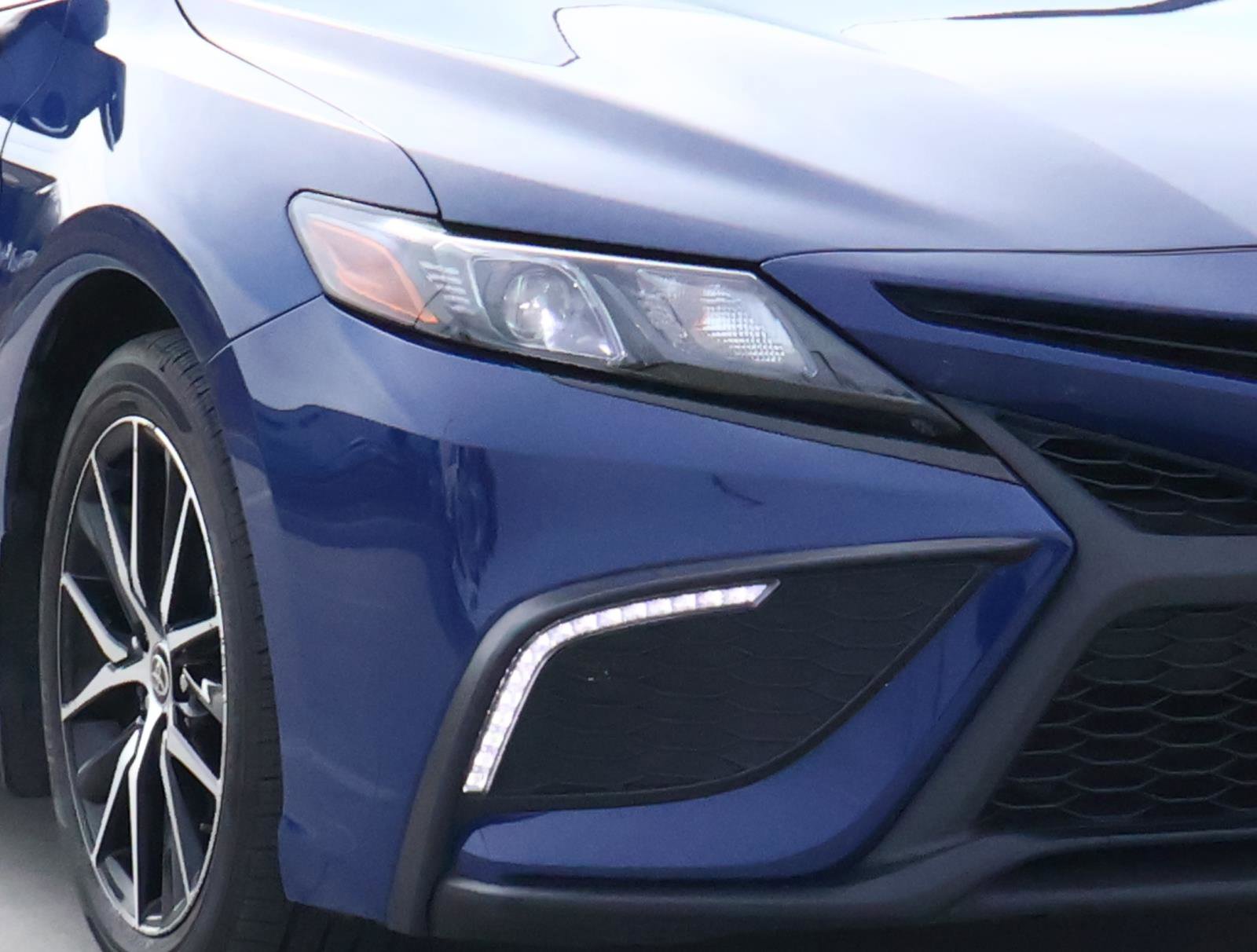 Used 2024 Toyota Camry SE image 8