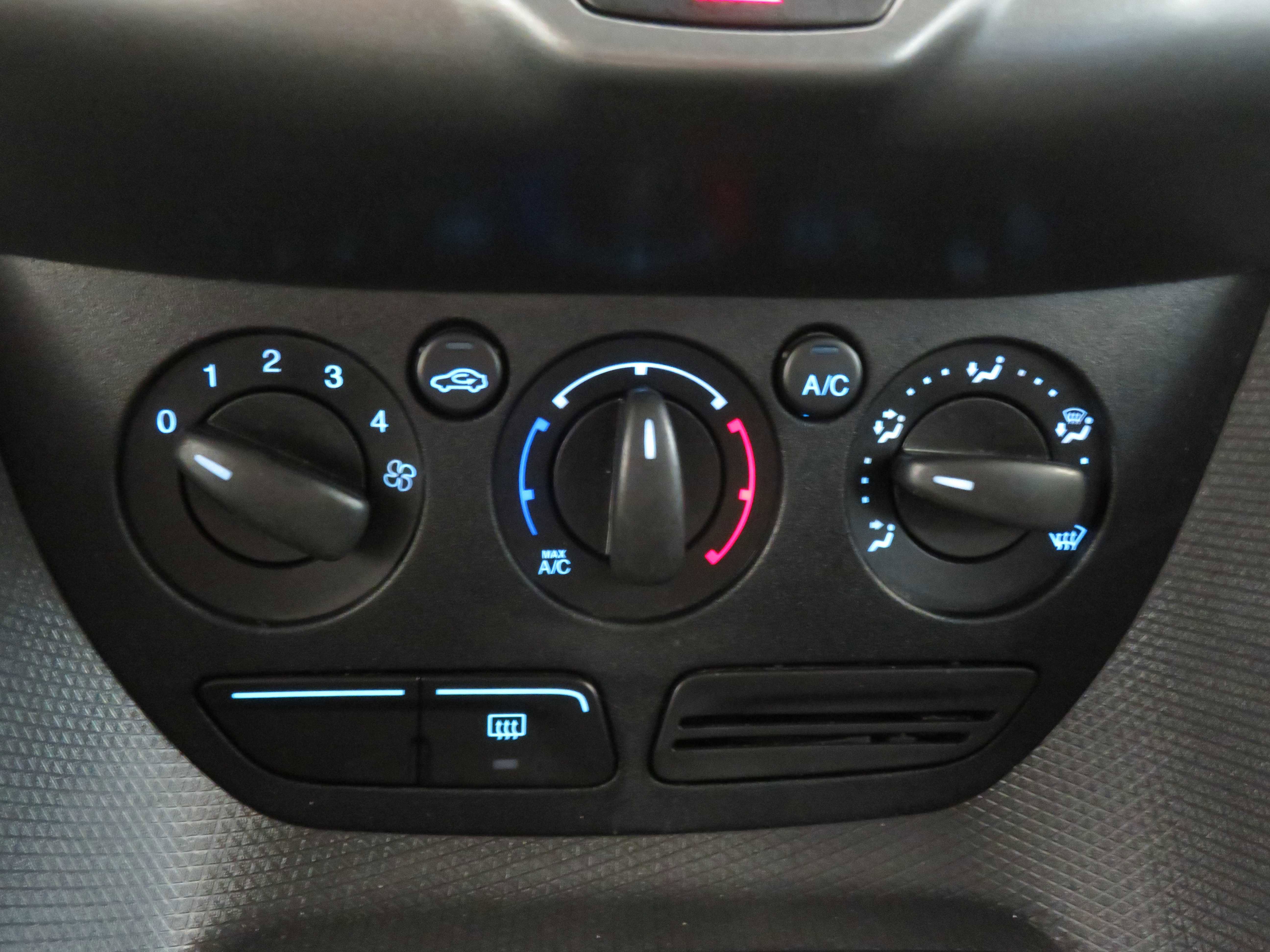 Used 2016 Ford Transit Connect XL image 34