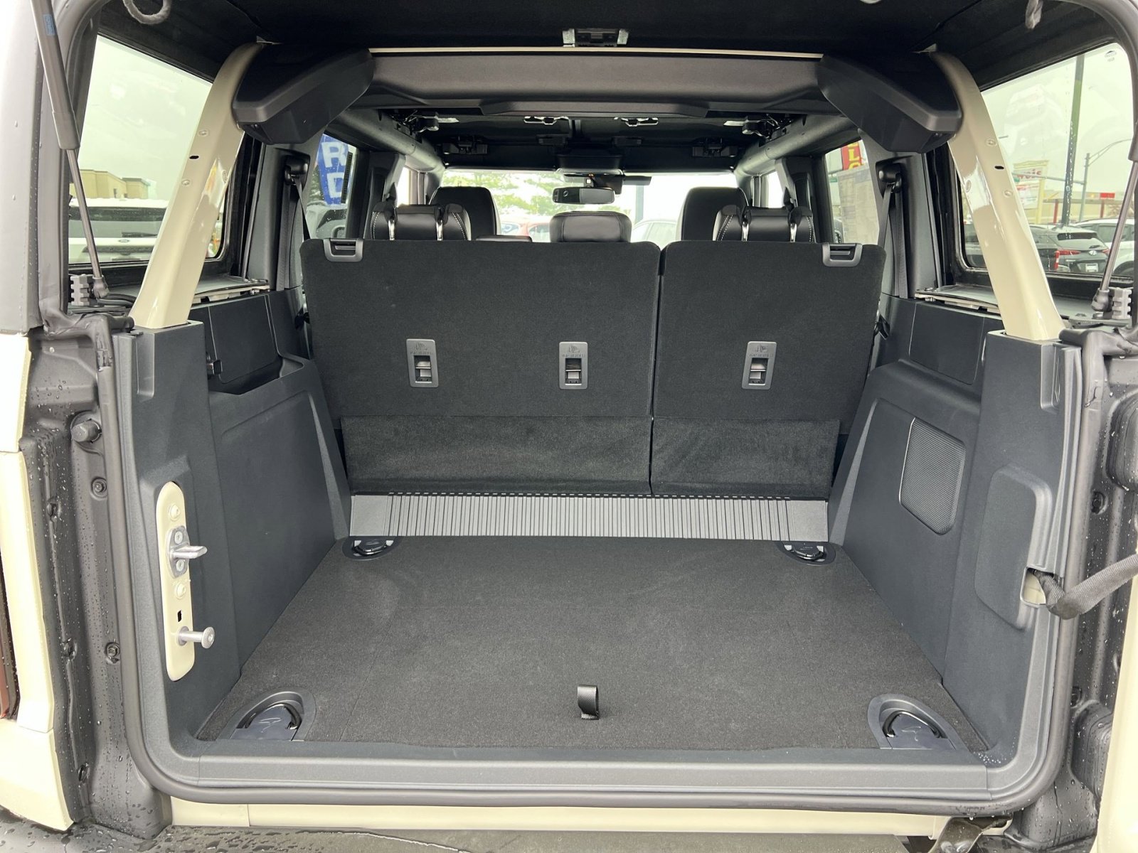 New 2026 Ford Bronco Outer Banks AWD/4WD image 25