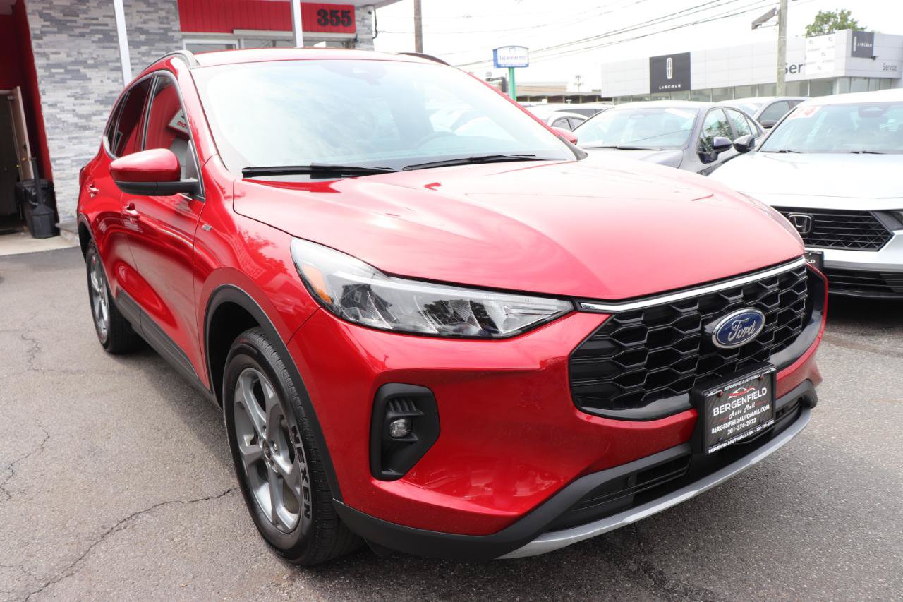 Used 2025 Ford Escape ST-Line Select AWD/4WD image 7