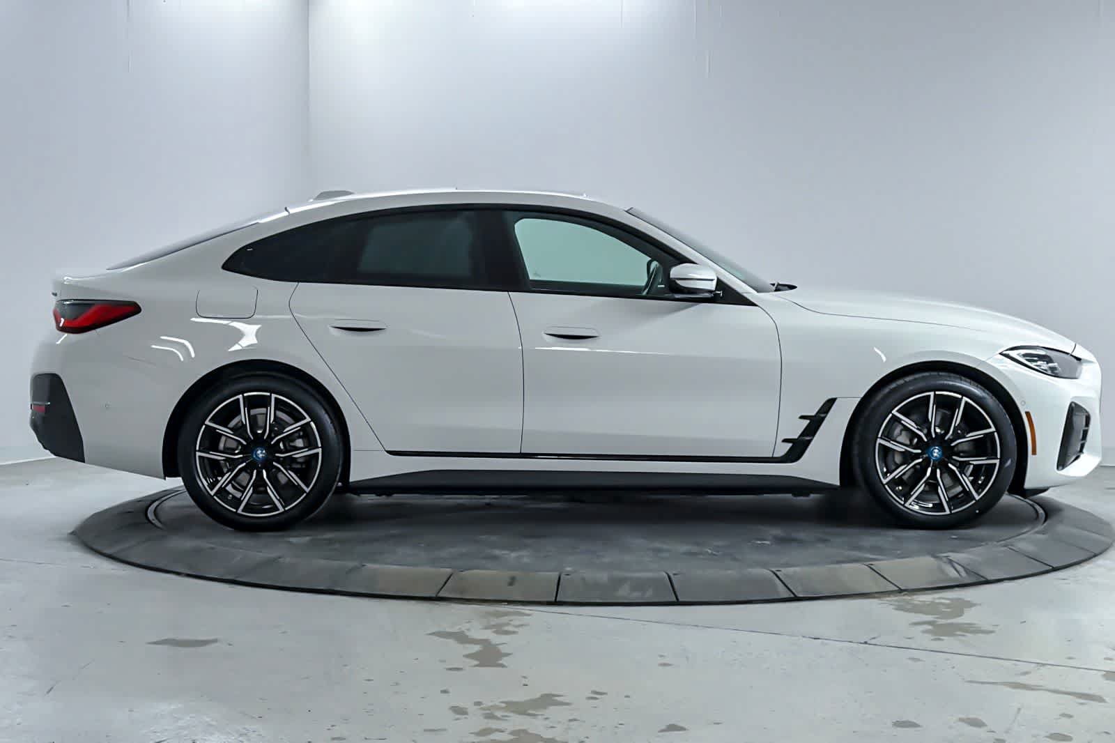 Used 2024 BMW i4 eDrive40 w/ M Sport Package RWD image 8