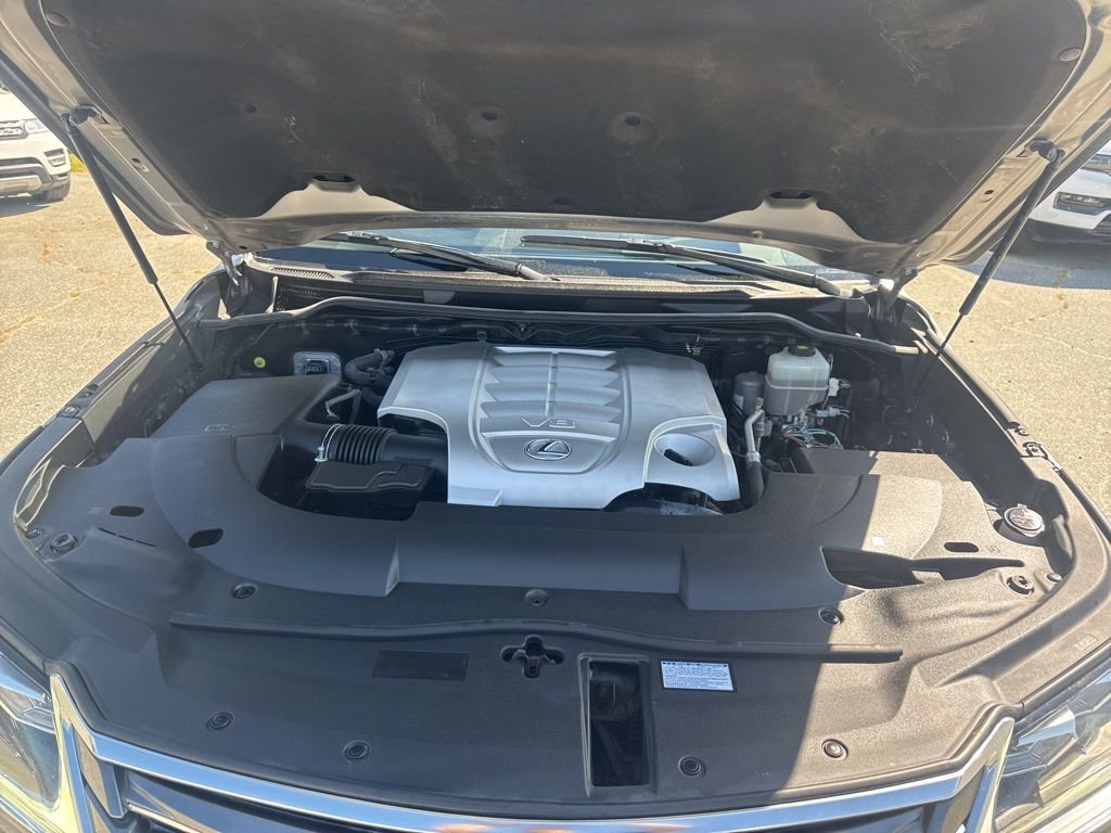 Used 2020 Lexus LX 570 4WD w/ Luxury Package image 36