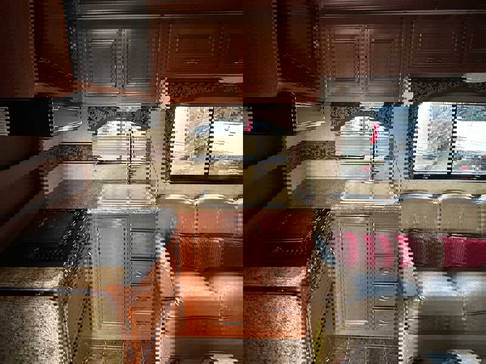 Used 2011 Ford E-450 and Econoline 450 Super Duty w/ Motorhome Prep Pkg image 18