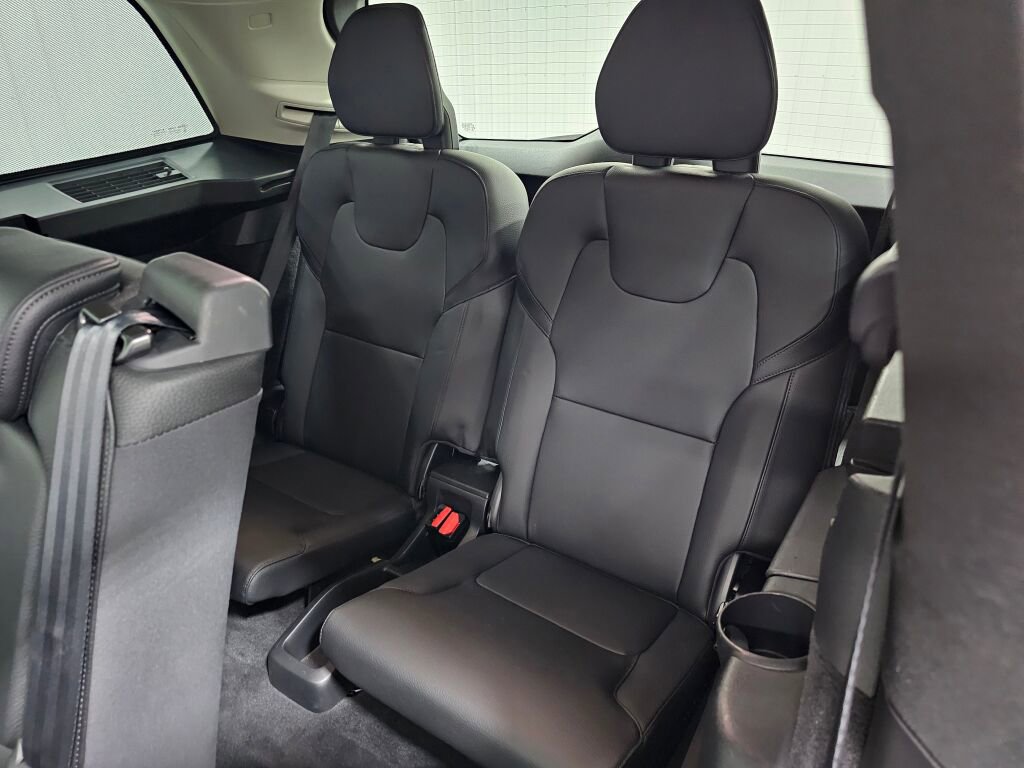 Used 2016 Volvo XC90 T6 Momentum AWD/4WD image 13