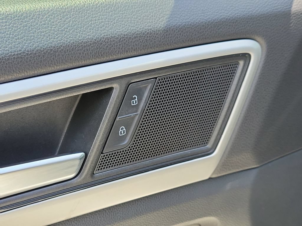Used 2023 Volkswagen Atlas SE FWD image 18