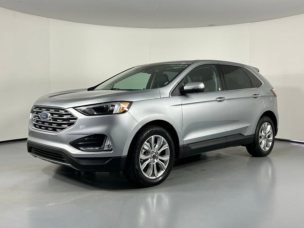 Used 2024 Ford Edge Titanium image 3