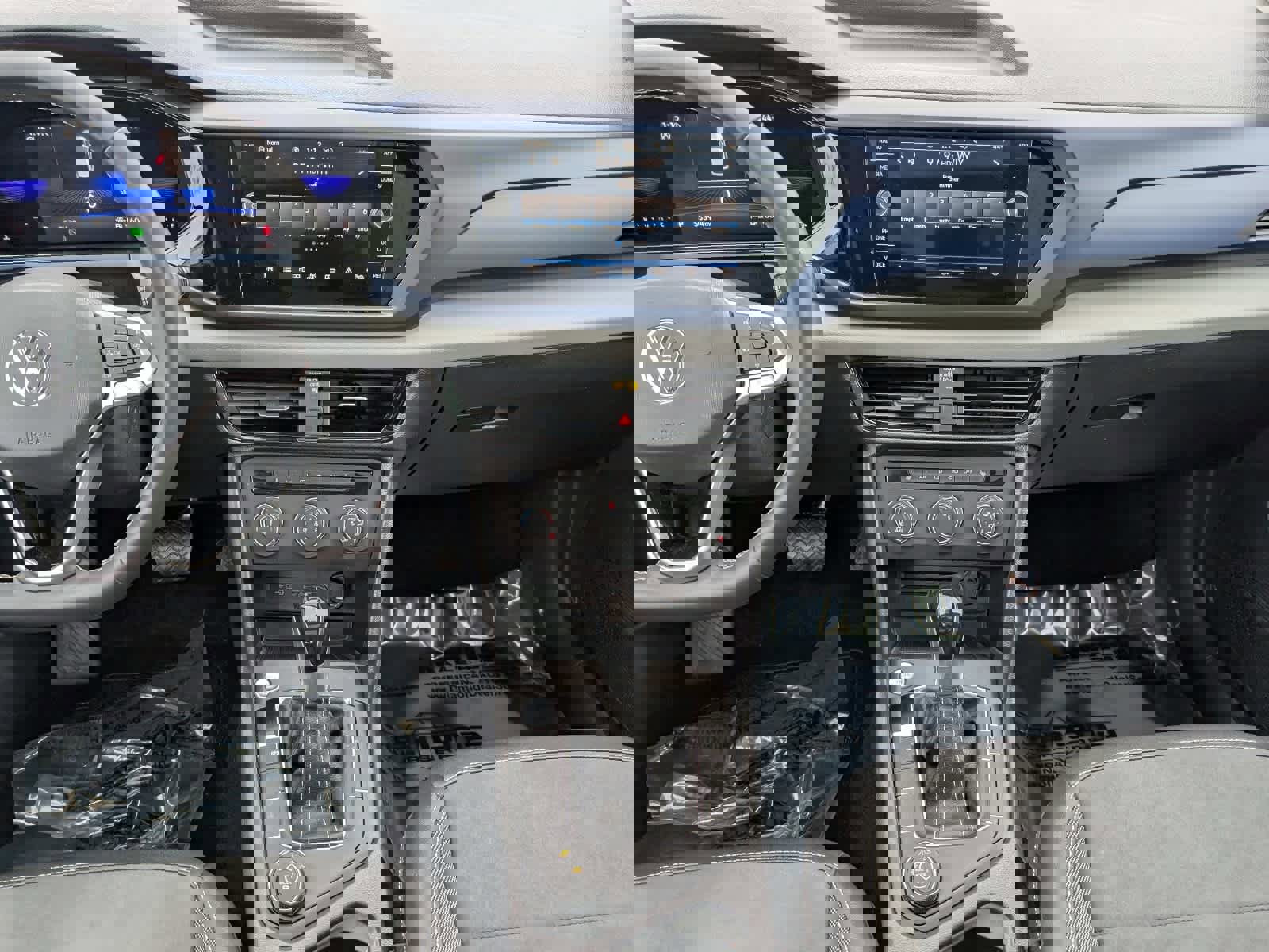 Used 2022 Volkswagen Taos SE image 16