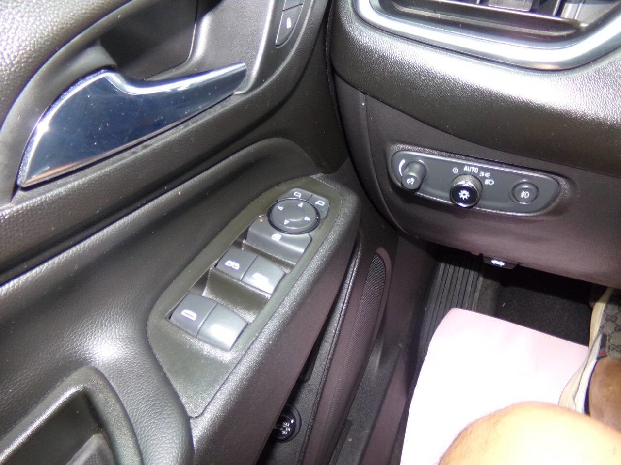 Used 2021 Chevrolet Equinox LT image 47