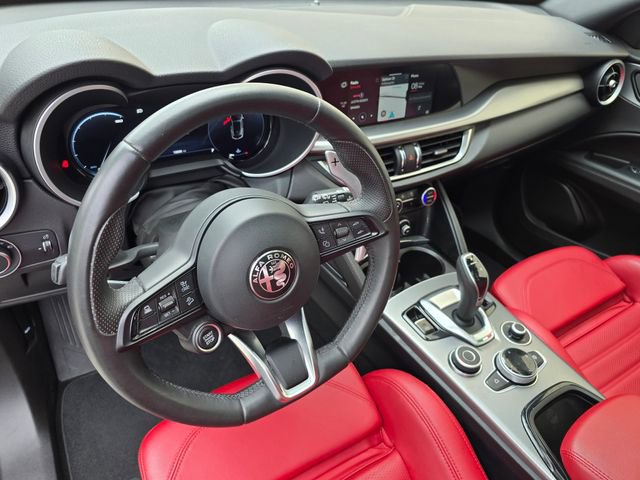 Used 2024 Alfa Romeo Stelvio Veloce AWD/4WD image 24