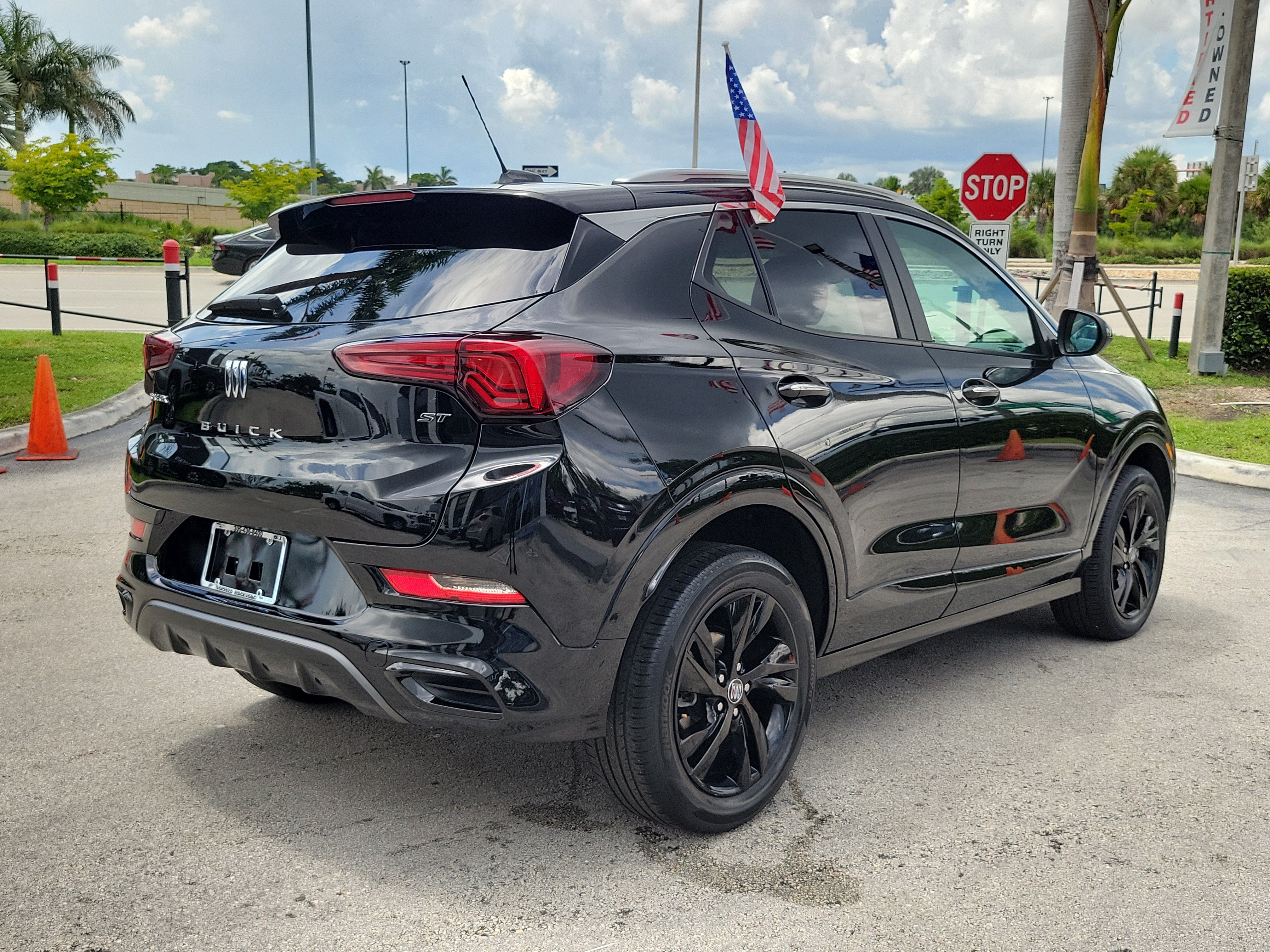 Used 2024 Buick Encore GX Sport Touring AWD/4WD image 5