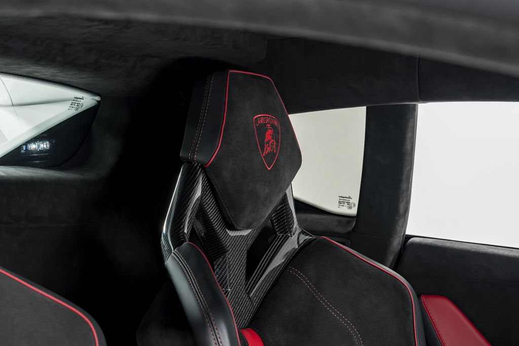 Used 2024 Lamborghini Huracan Tecnica RWD image 35