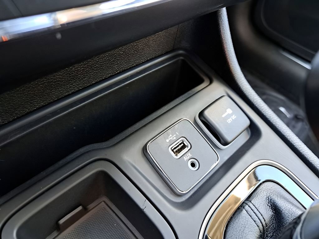 Used 2021 Jeep Cherokee Limited w/ Elite Package image 24