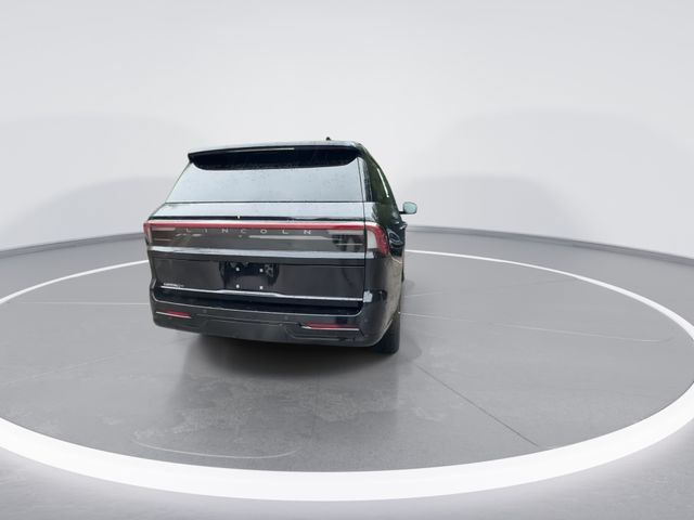 New 2027 Lincoln Navigator Reserve w/ Jet Appearance Package AWD/4WD image 7