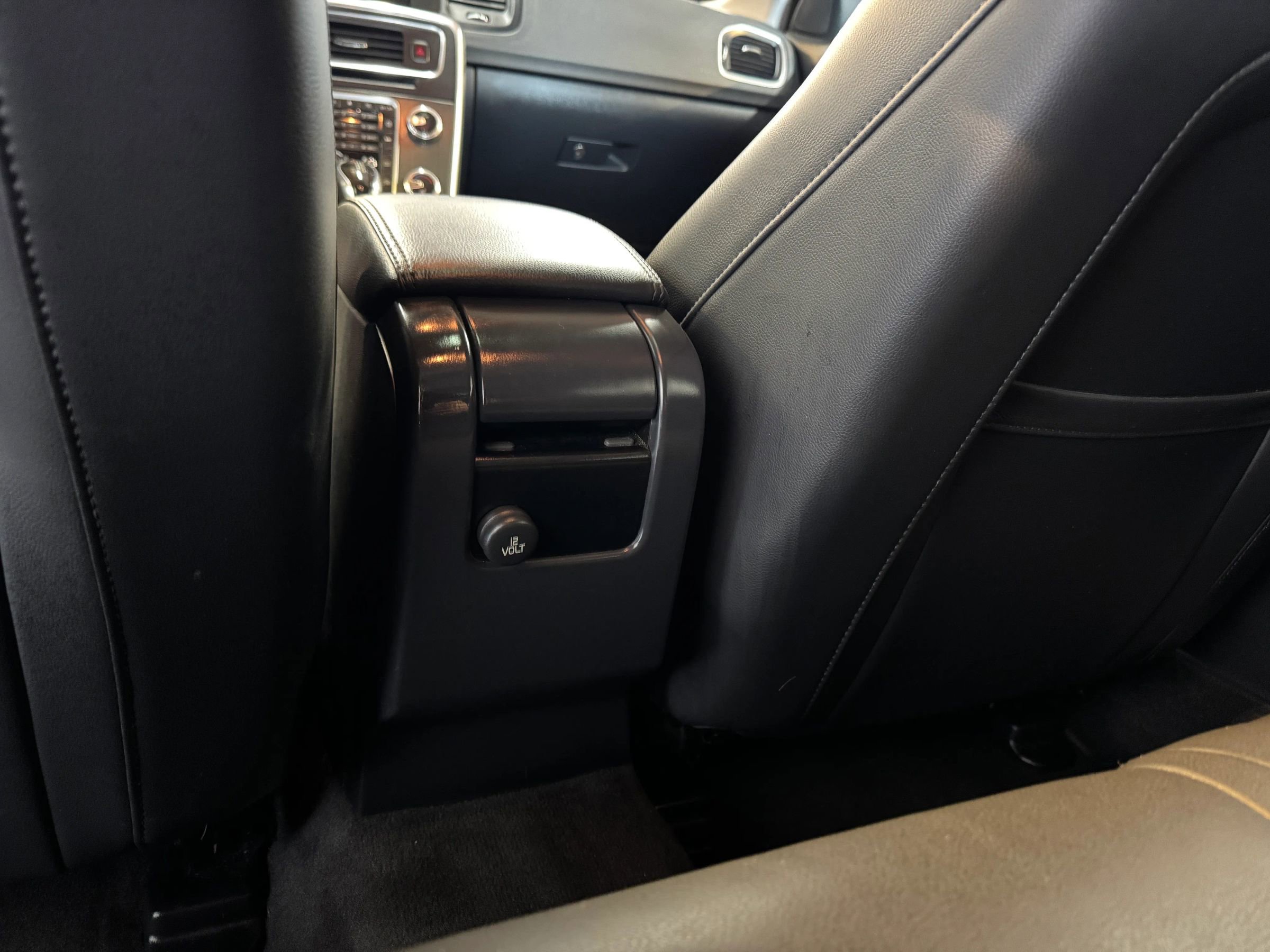 Used 2016 Volvo V60 T5 Premier w/ Convenience Package image 24