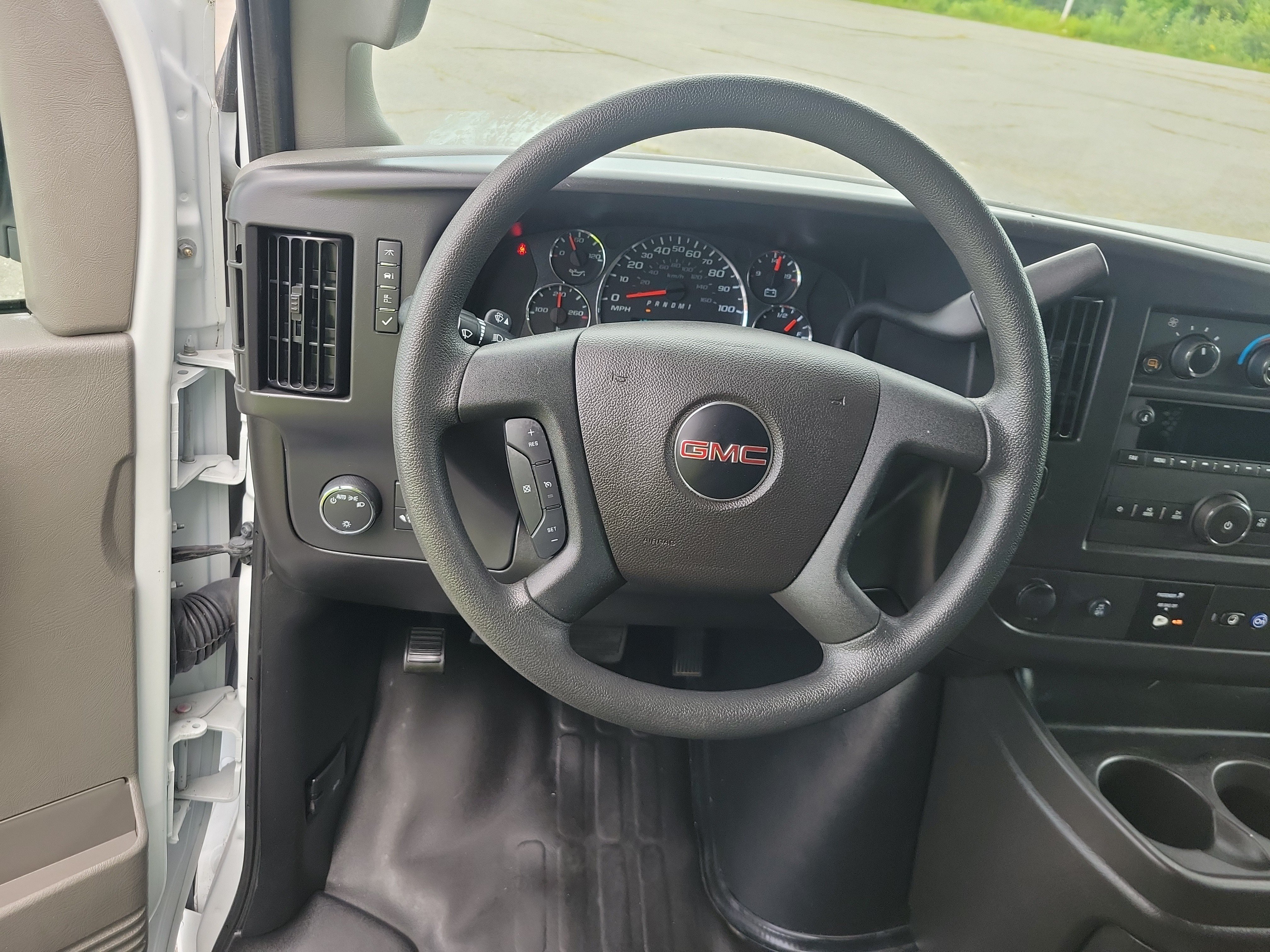 Used 2025 GMC Savana 2500 w/ Driver Convenience Package RWD image 18