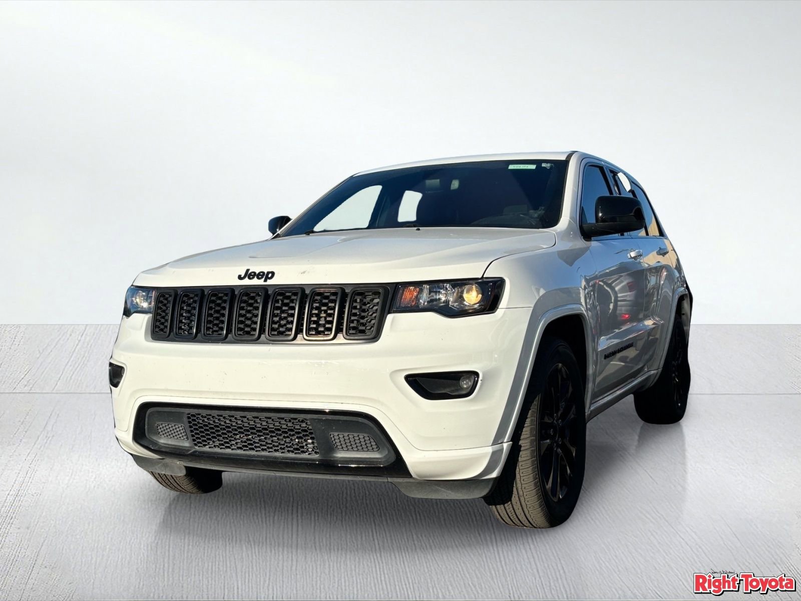 Used 2020 Jeep Grand Cherokee Altitude image 2