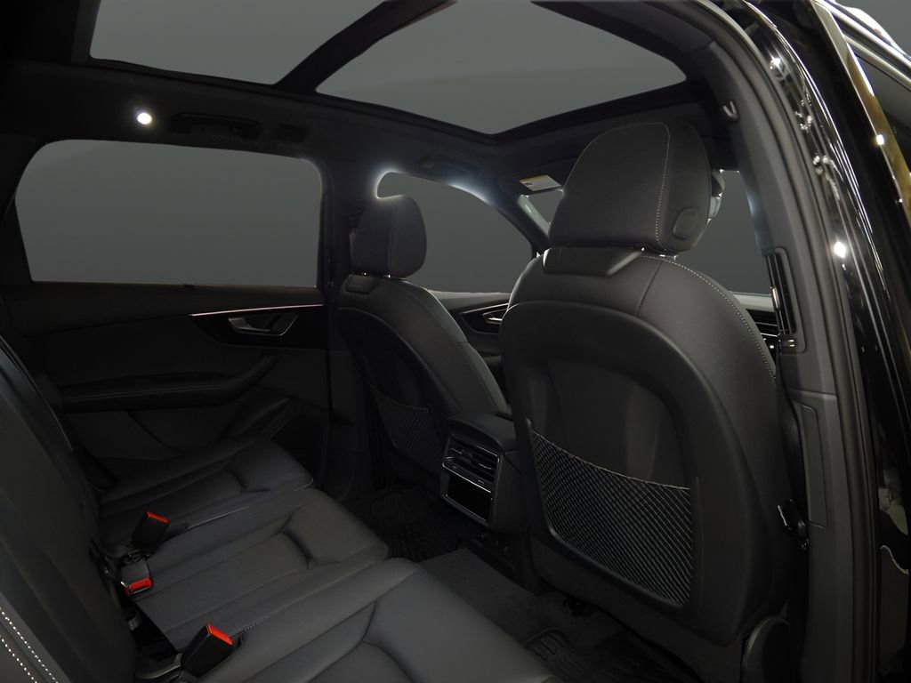 Used 2025 Audi Q7 3.0T Premium Plus image 35