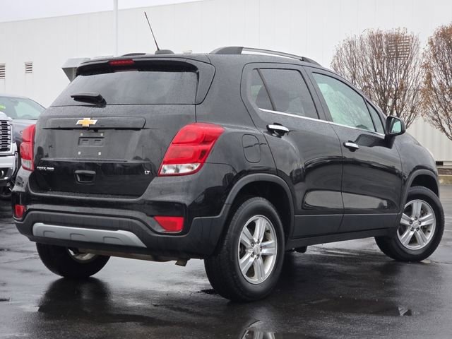 Used 2020 Chevrolet Trax LT w/ LT Convenience Package image 16