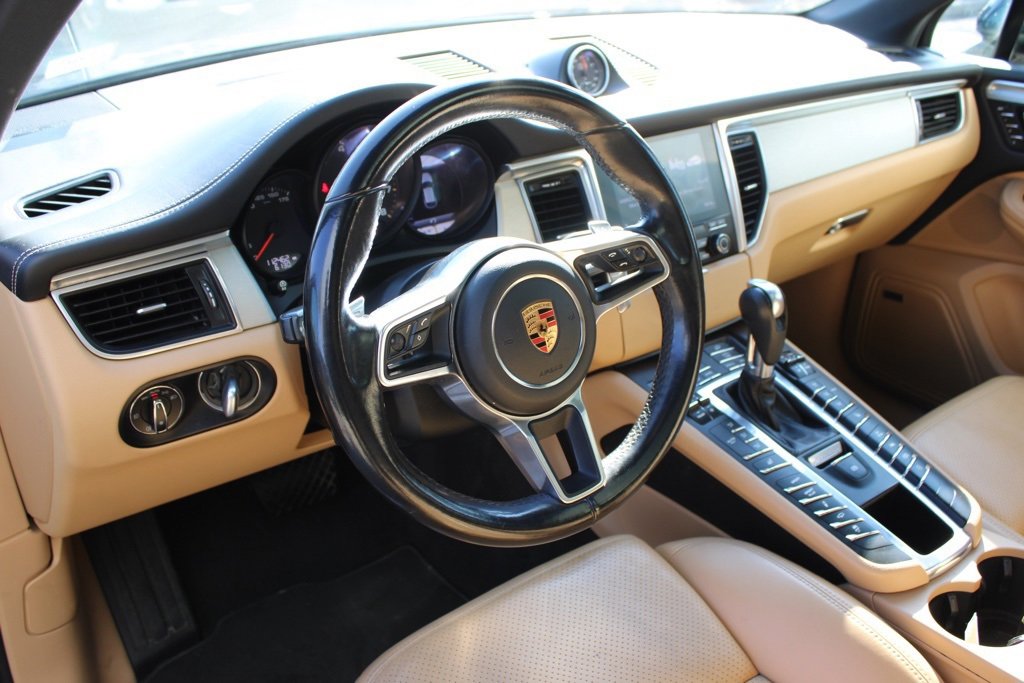 Used 2017 Porsche Macan GTS image 4