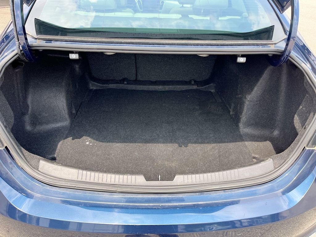 Used 2021 Chevrolet Malibu Premier FWD image 28