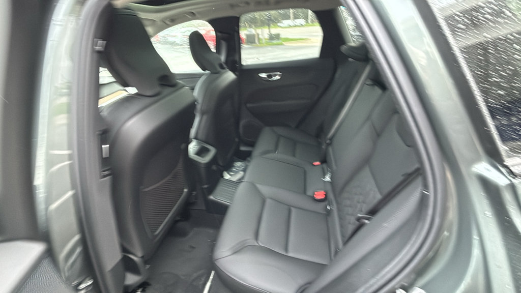 New 2027 Volvo XC60 T8 Plus AWD/4WD image 10