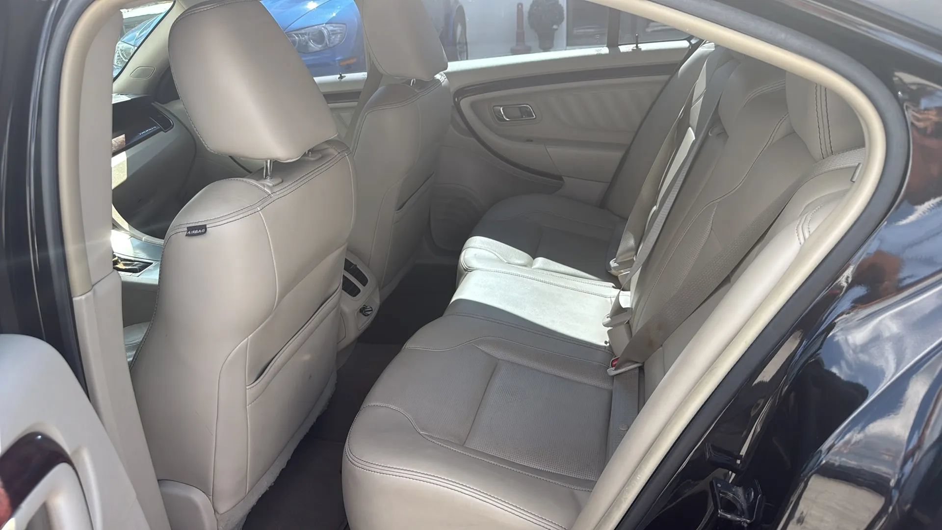 Used 2010 Ford Taurus Limited FWD image 8