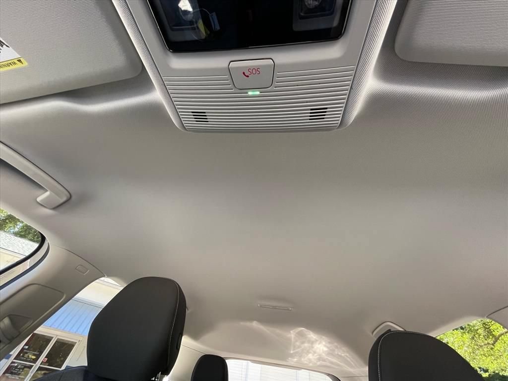 Used 2025 Volkswagen Tiguan S FWD image 5