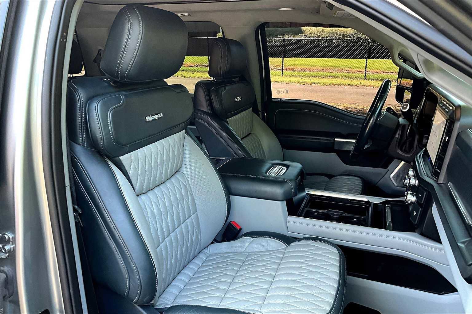 Used 2024 Ford F450 Limited image 10