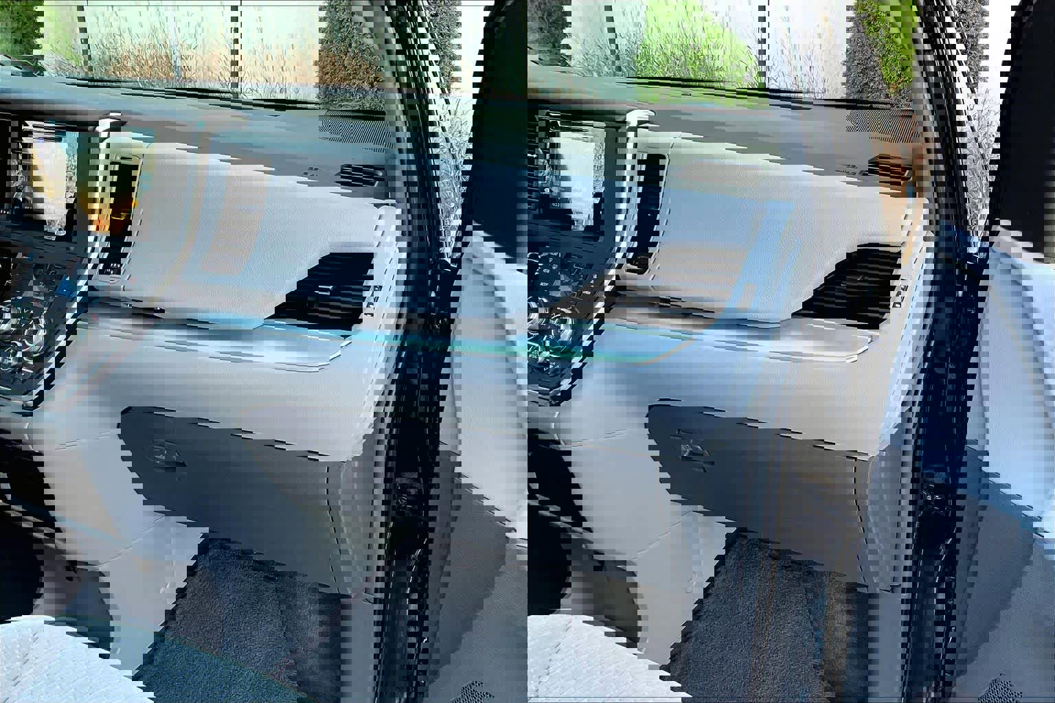 Certified 2017 Toyota Sienna LE image 18