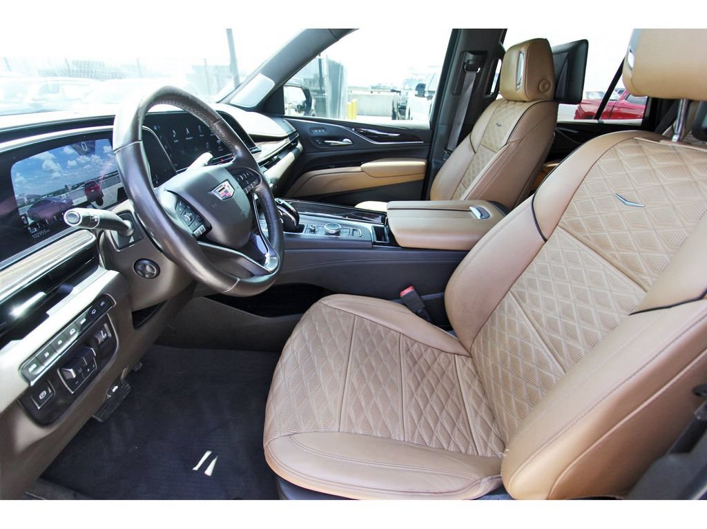 Used 2021 Cadillac Escalade Premium Luxury w/ Driver Assist Tech Package AWD/4WD image 6