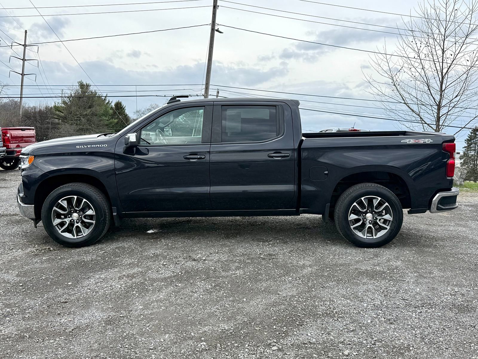 Used 2023 Chevrolet Silverado 1500 LT AWD/4WD image 7
