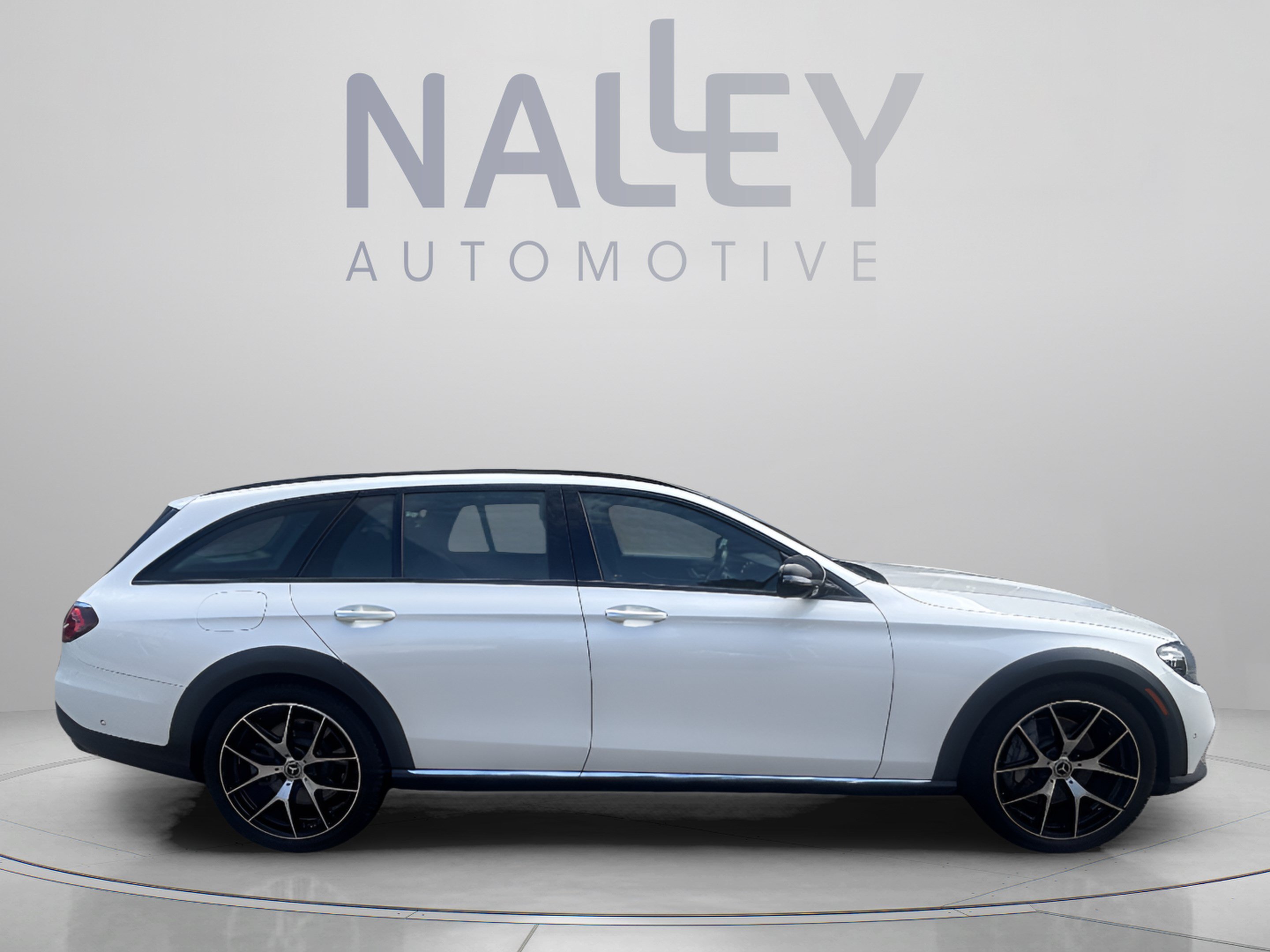 Used 2022 Mercedes-Benz E 450 4MATIC All-Terrain Wagon image 4