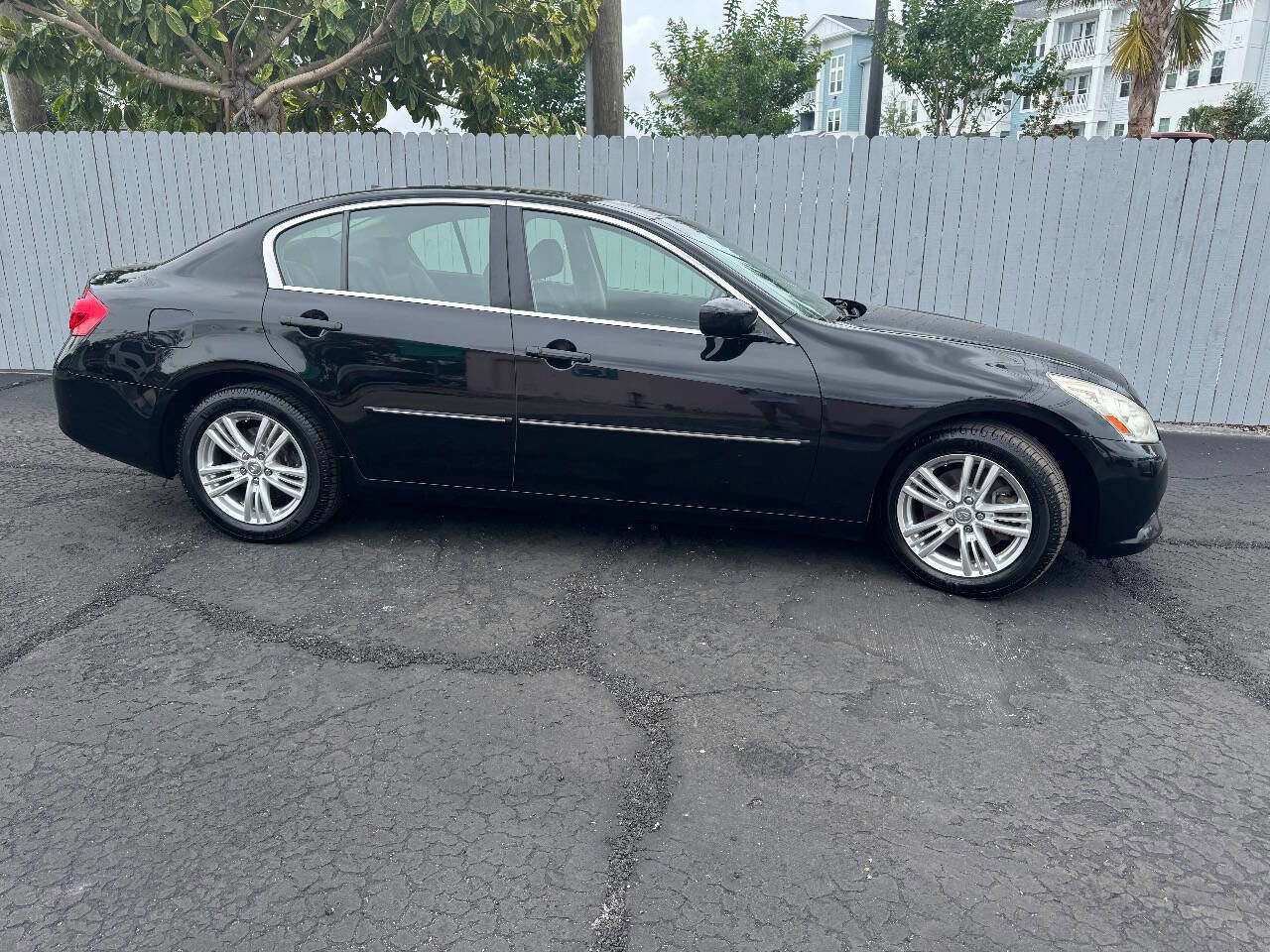 Used 2013 INFINITI G37 x Sedan w/ Premium Pkg image 2