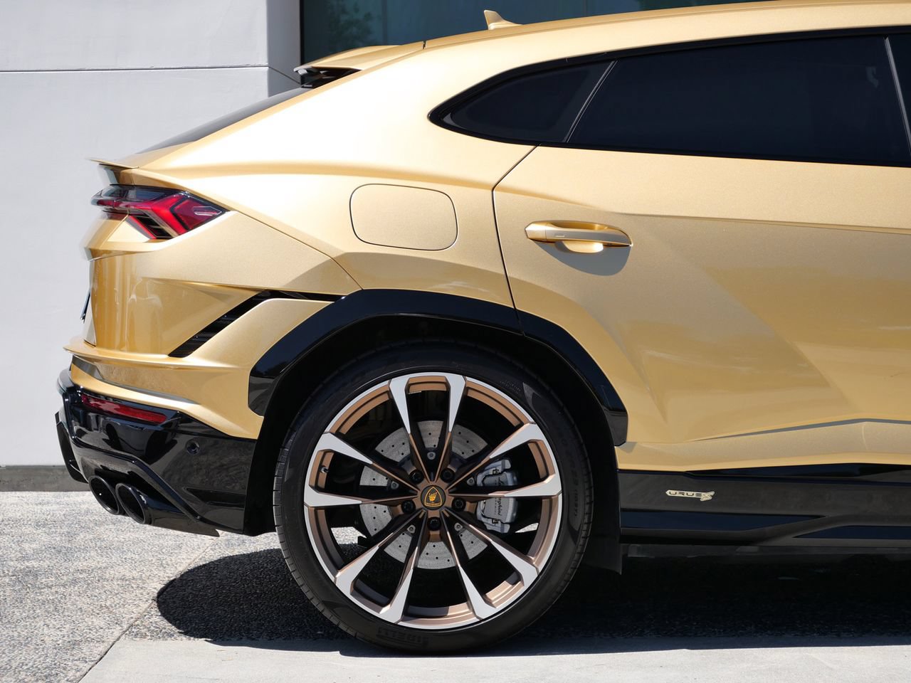 Used 2023 Lamborghini Urus S AWD/4WD image 11