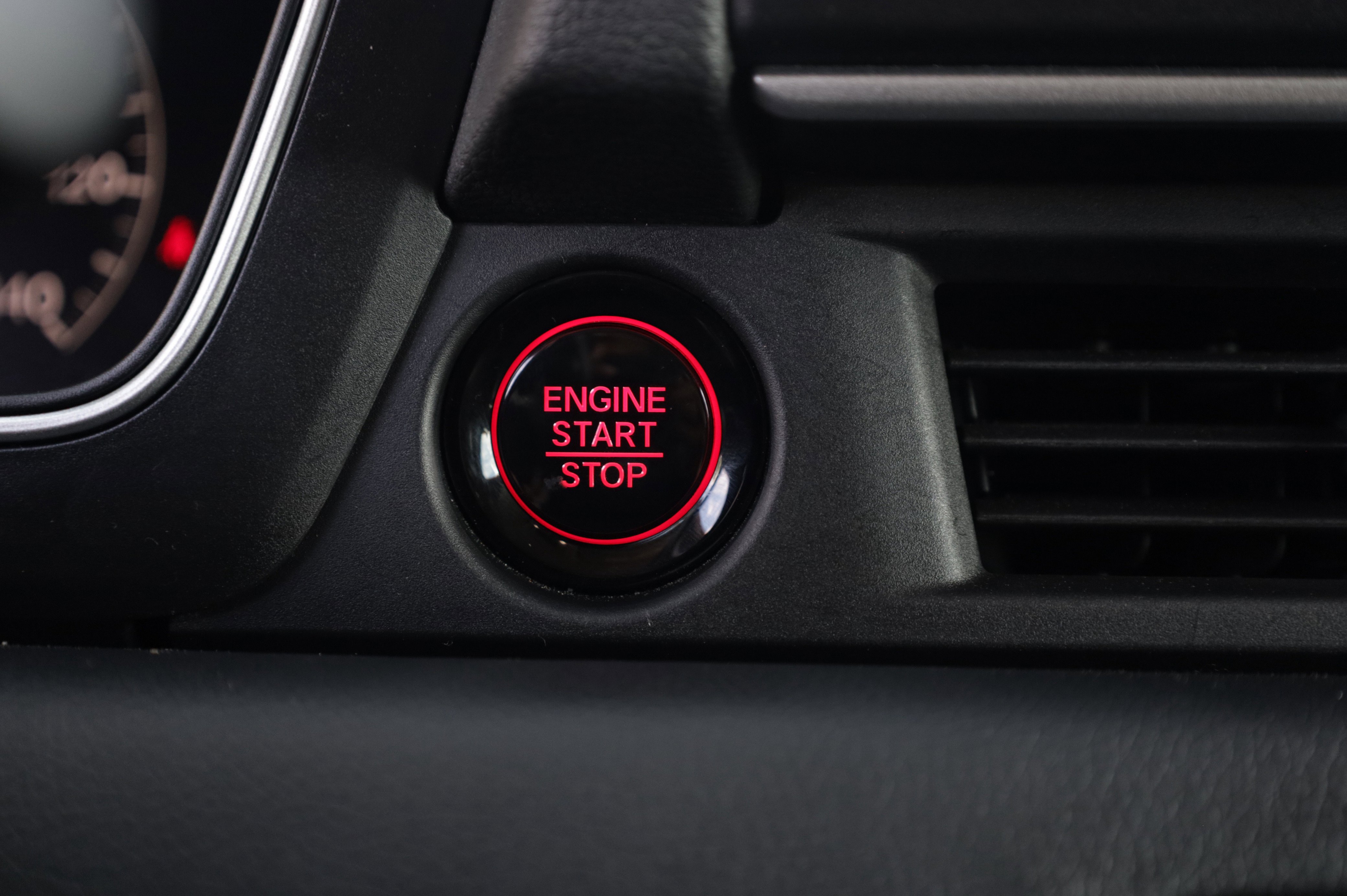 Used 2025 Honda Pilot EX-L image 10