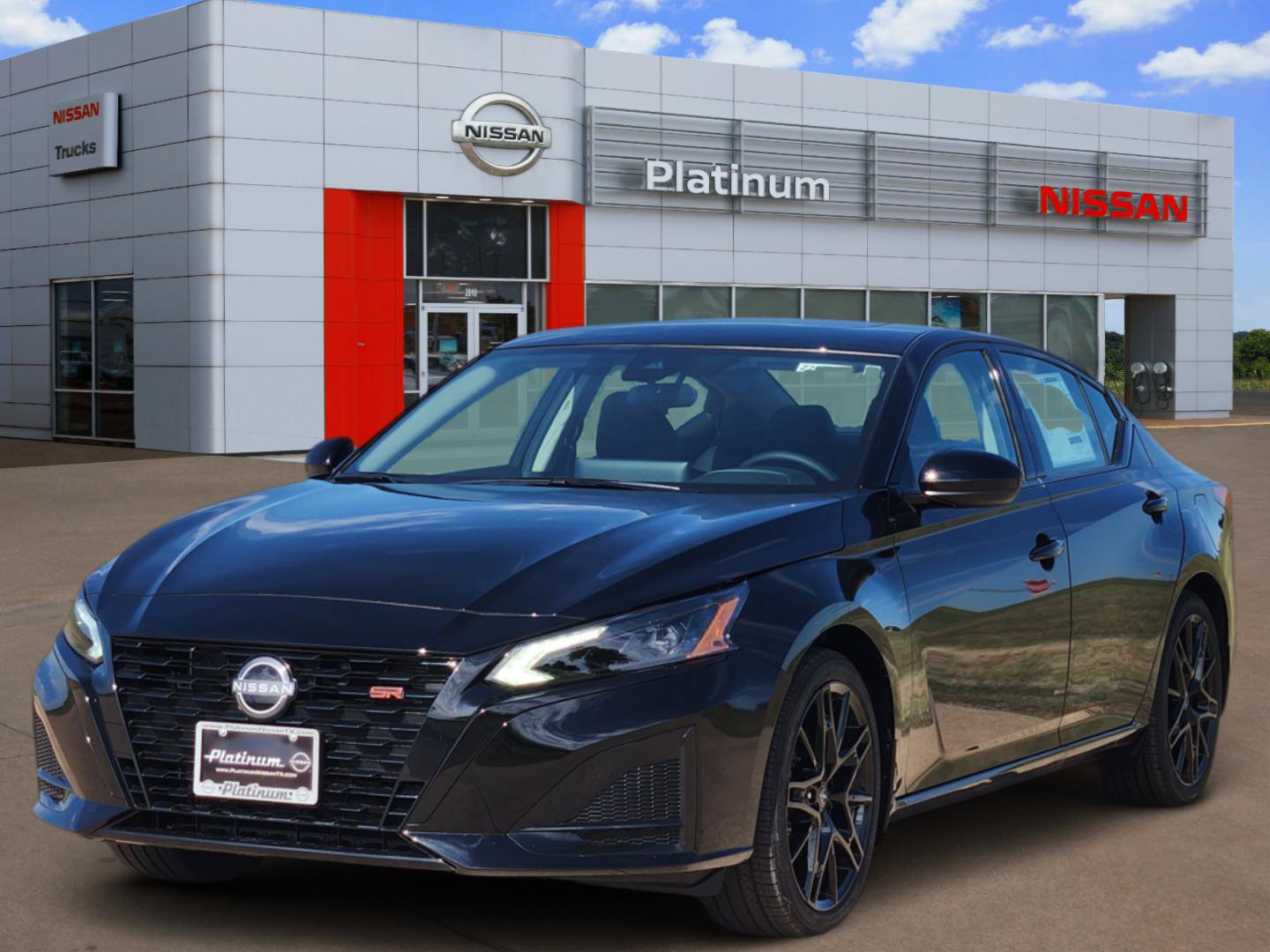 New 2026 Nissan Altima 2.5 SR FWD image 2