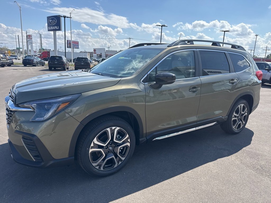 New 2025 Subaru Ascent Limited image 3