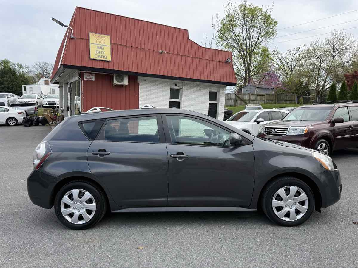 Used 2009 Pontiac Vibe w/ Preferred Package image 8