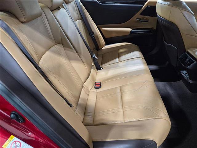 Used 2019 Lexus ES 300h w/ Accessory Package 2 FWD image 21