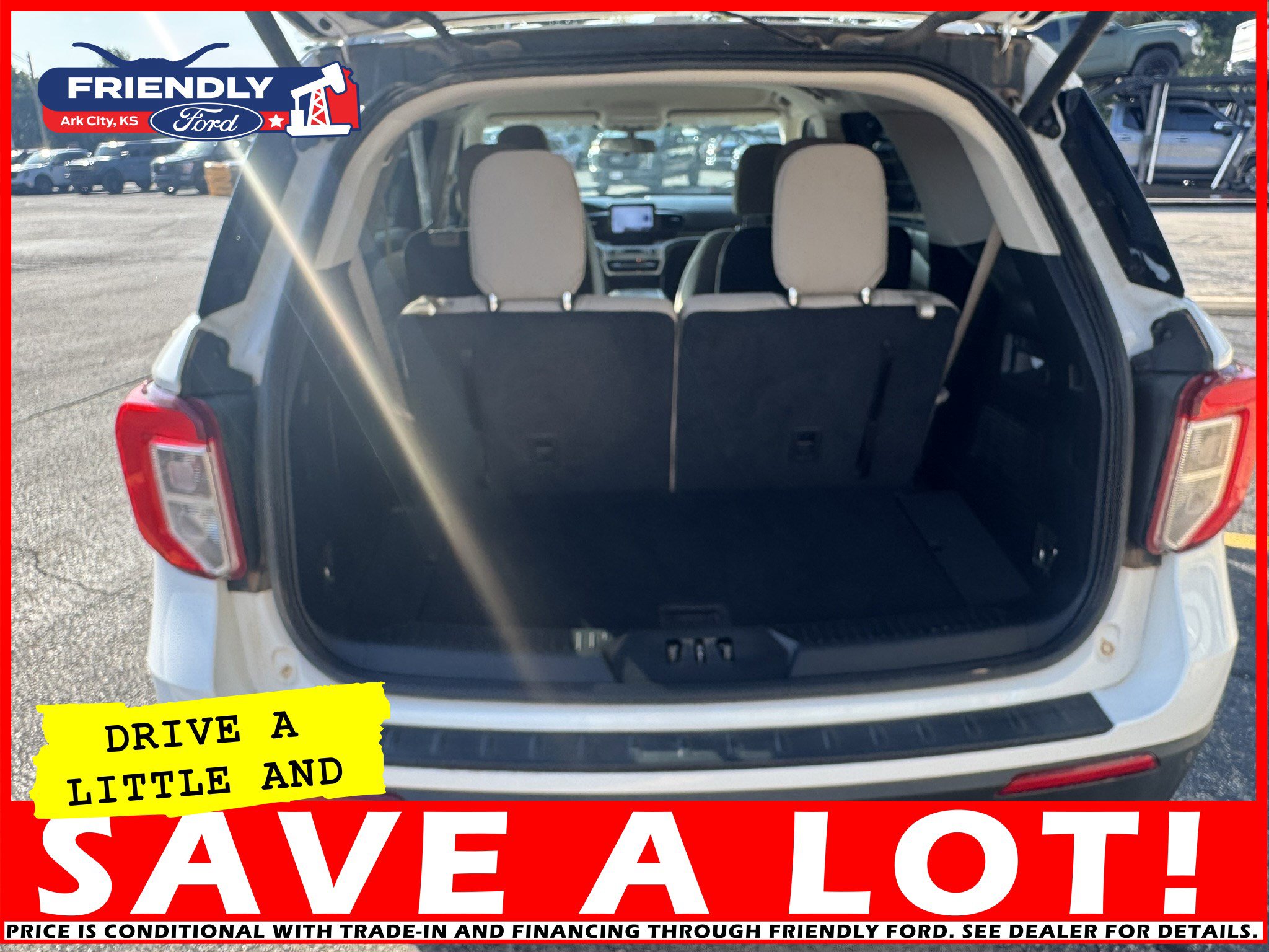 Used 2022 Ford Explorer XLT image 5