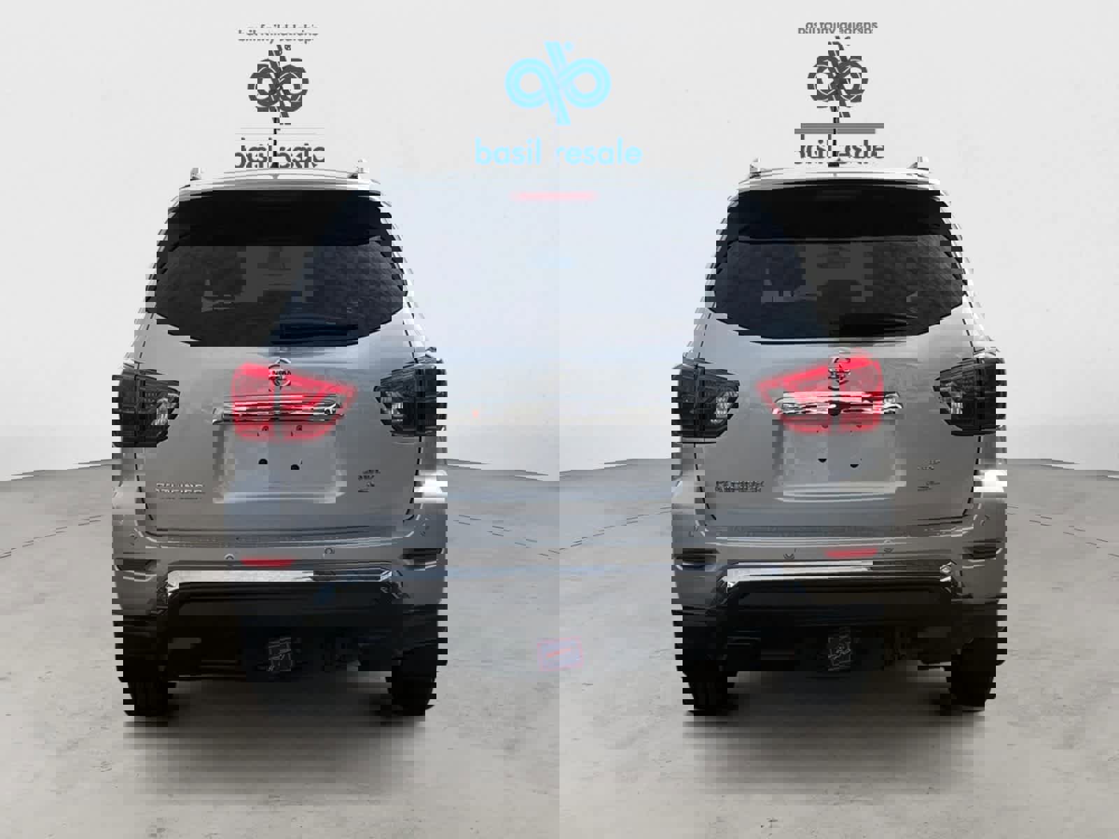 Used 2017 Nissan Pathfinder SL w/ SL Premium Package AWD/4WD image 5