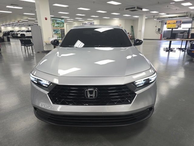 Used 2025 Honda Accord SE image 2