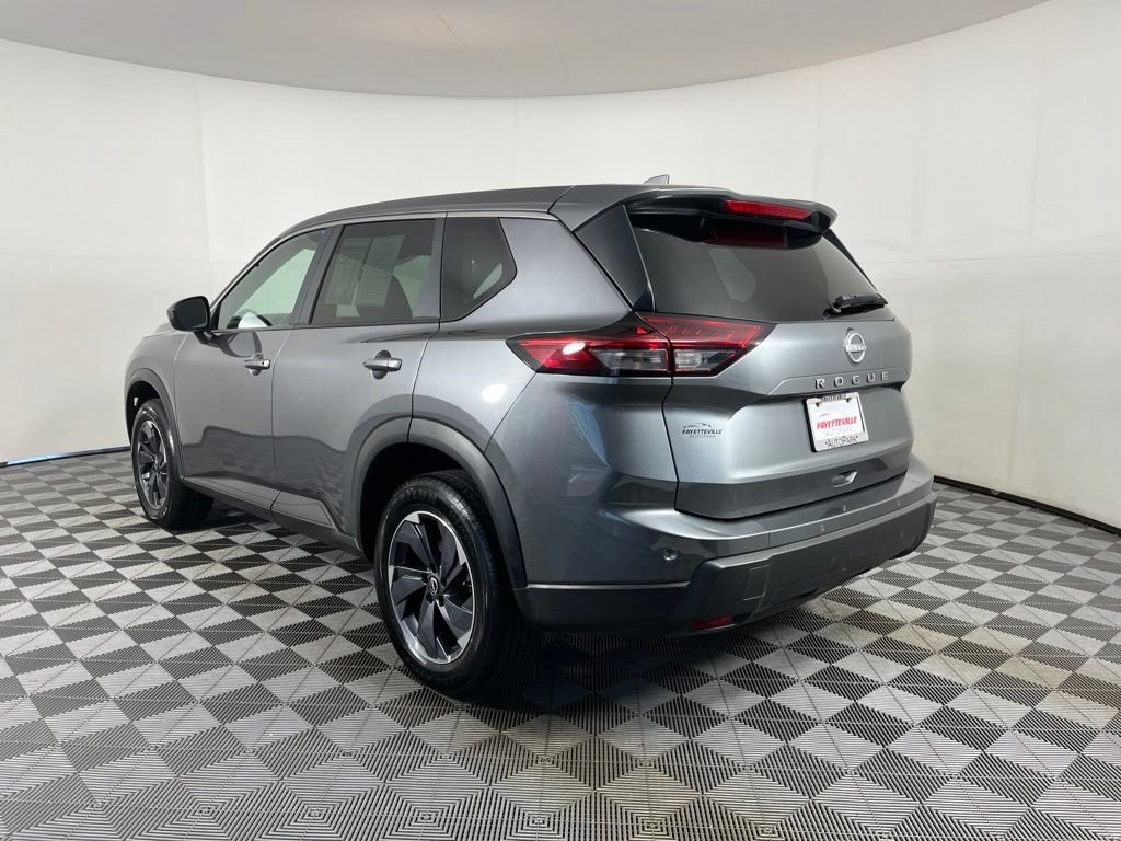 Used 2025 Nissan Rogue SV FWD image 14