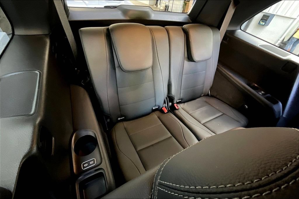 Used 2025 Mercedes-Benz GLS 450 4MATIC image 15