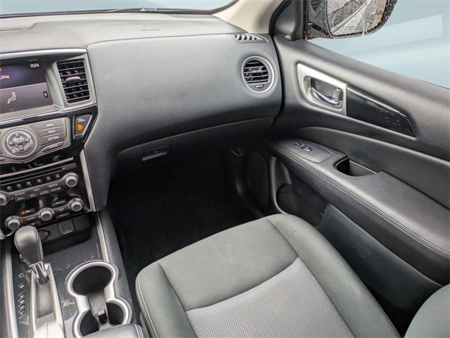 Used 2020 Nissan Pathfinder SV image 19